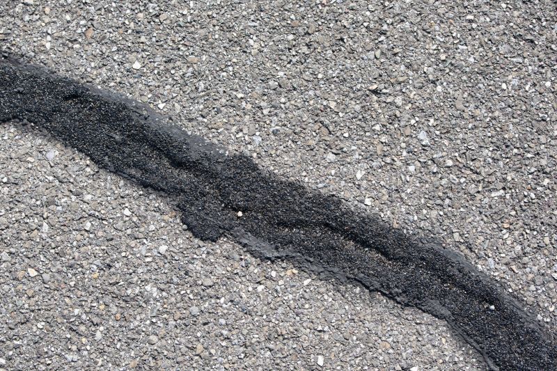 Asphalt Cracks Repair